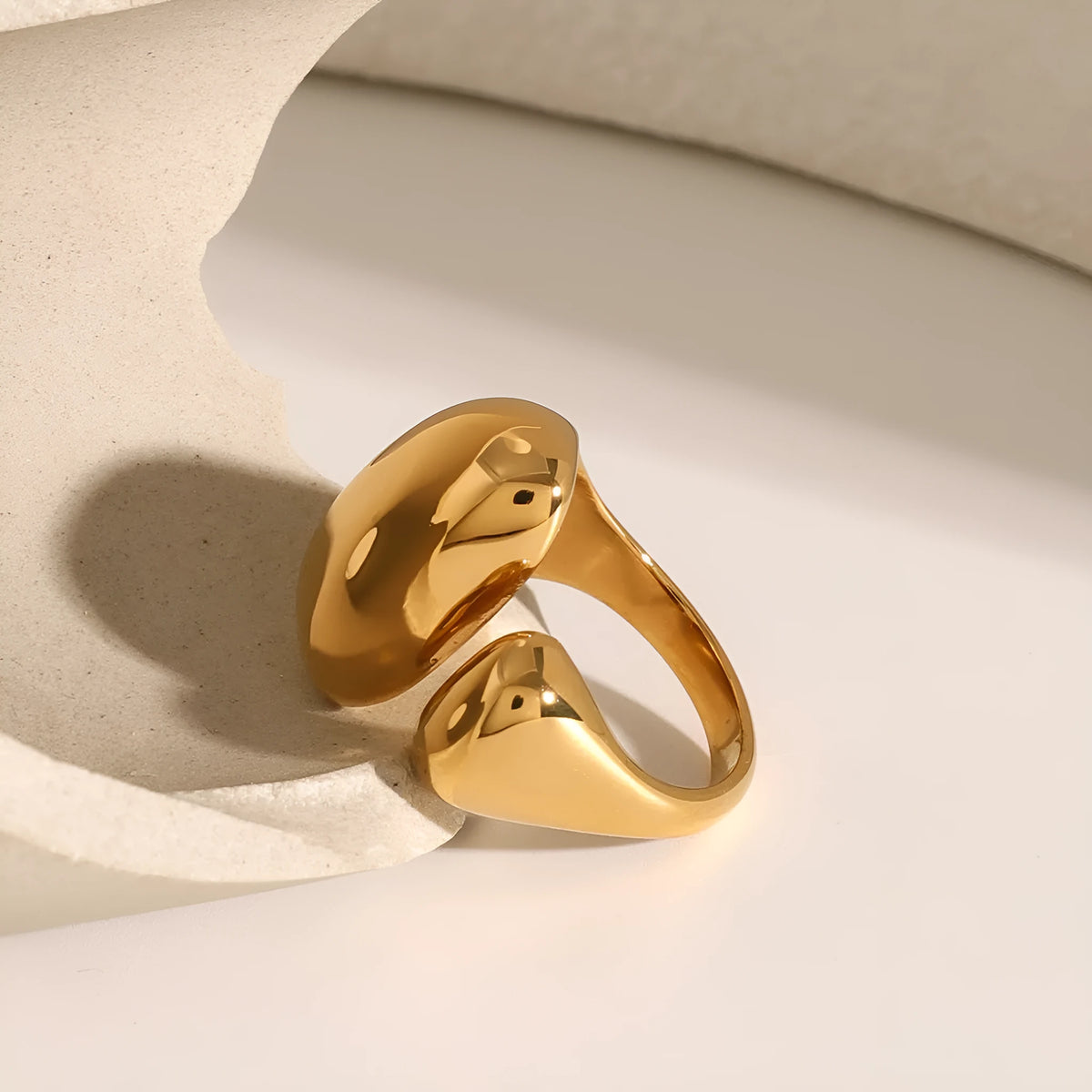 Women's stainless steel geometric open ring with electroplated finish in JDR2405081 colour