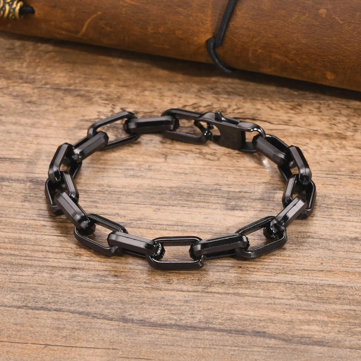 Square chain link men's bracelet in titanium steel with electroplated finish