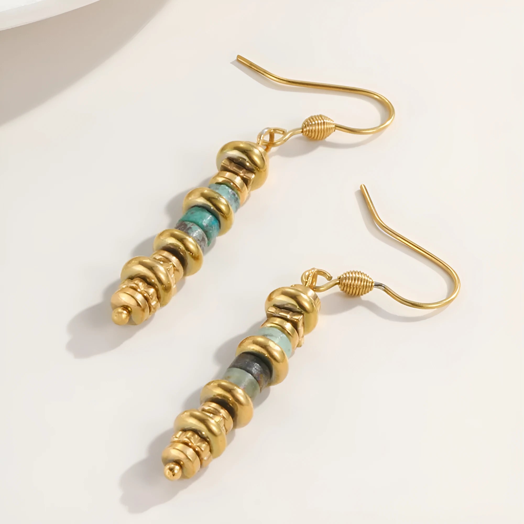 Titanium steel geometric dangle earrings with 18K purity plating in colour SE22101520