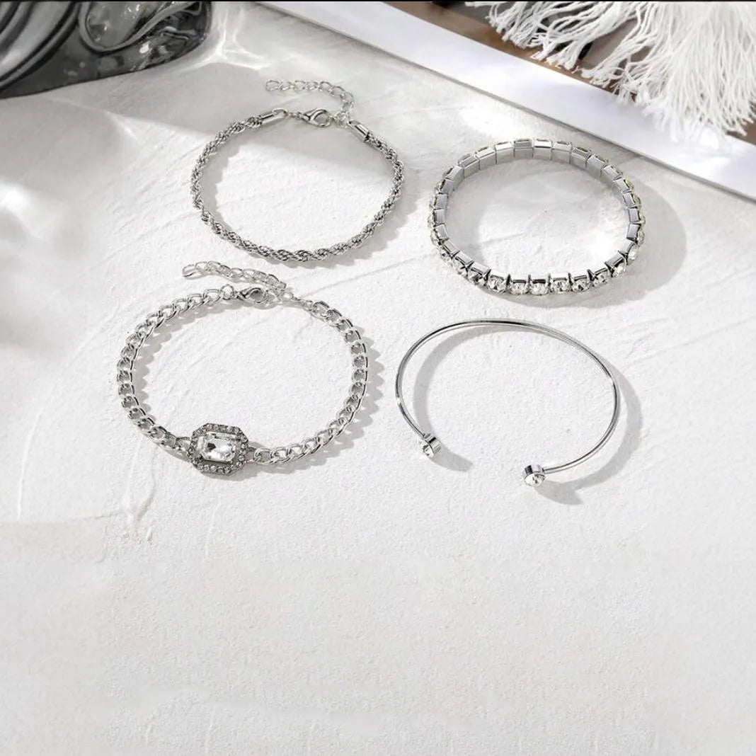 Women's geometric retro alloy jewellery set with square diamonds and metal chain design