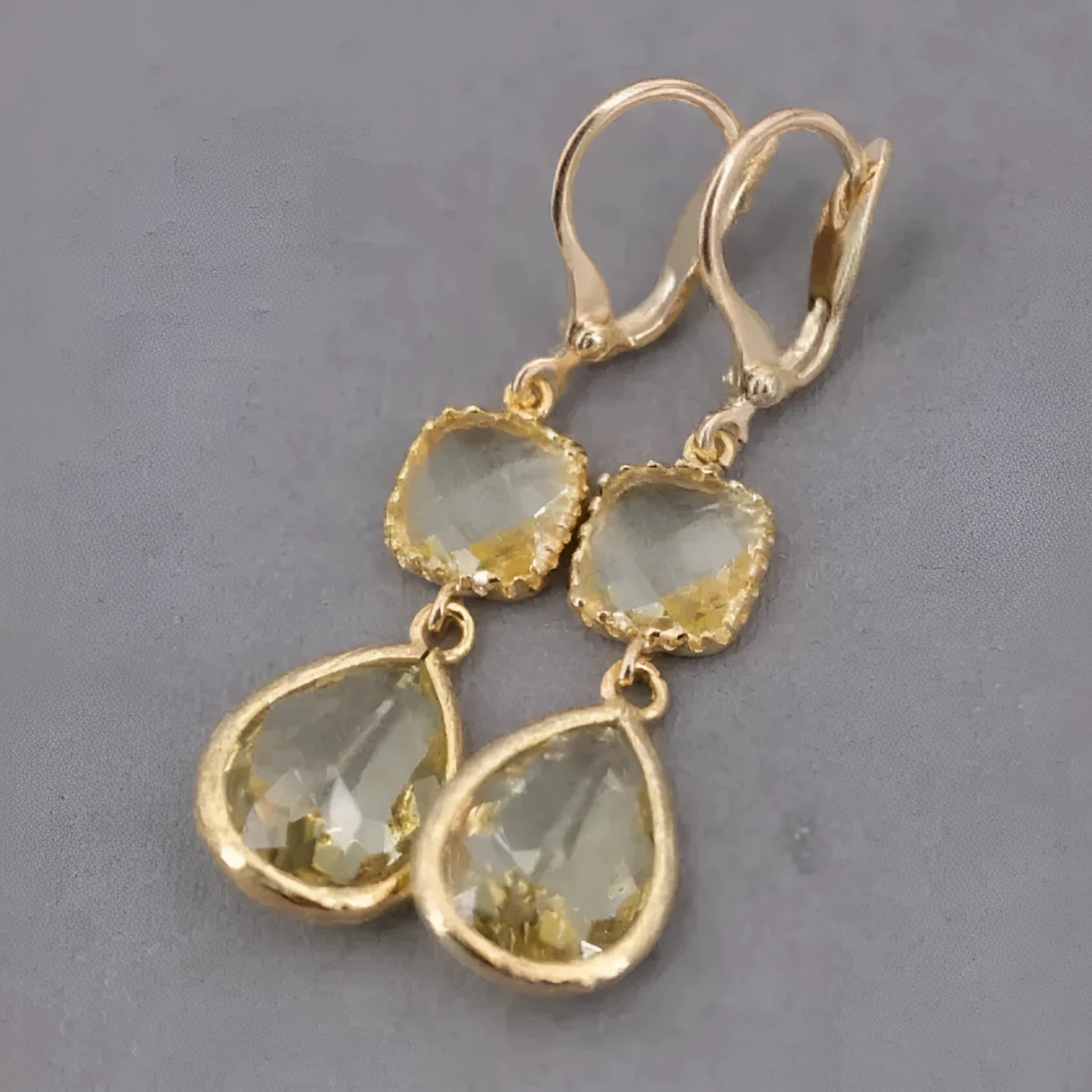 Retro geometric crystal fringe earrings with water droplet shapes in electroplated gold colour