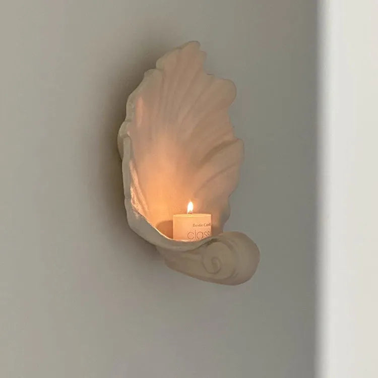 White resin simulation shell fruit plate decoration ornament on a table