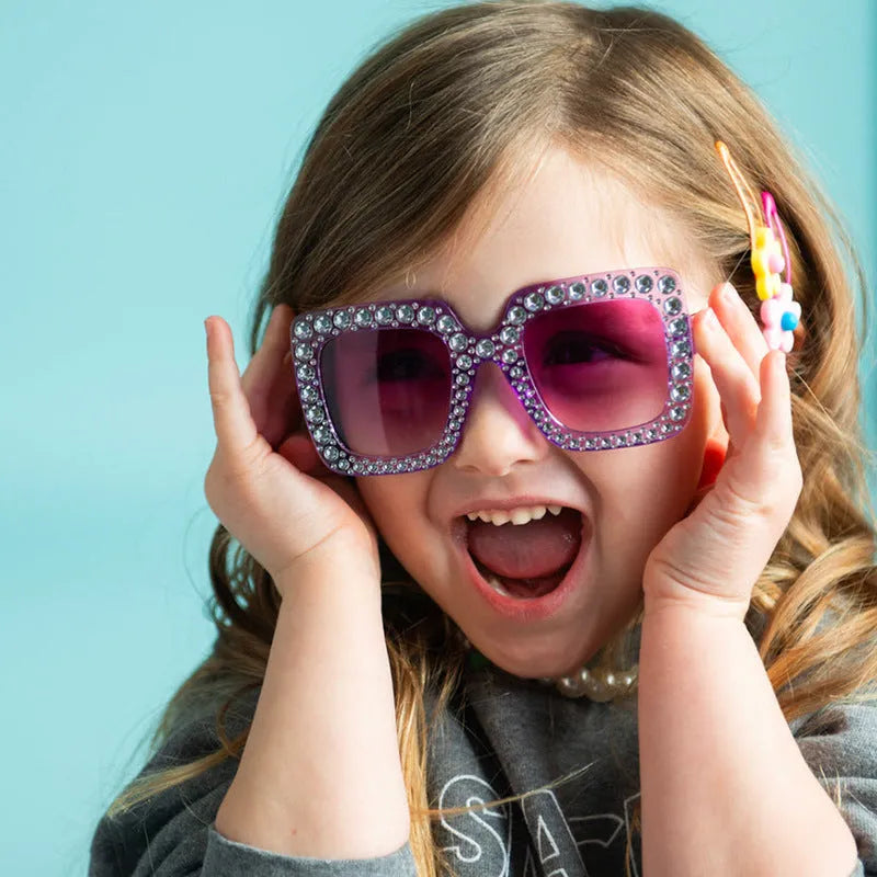 Plastic box sunglasses with fashion personality trend design in various colour combinations