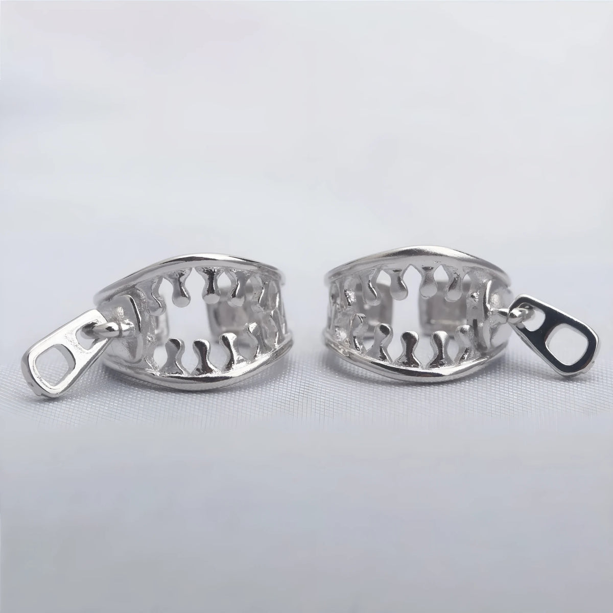 Copper geometric ear bone clips with zipper design in silver ES862 colour