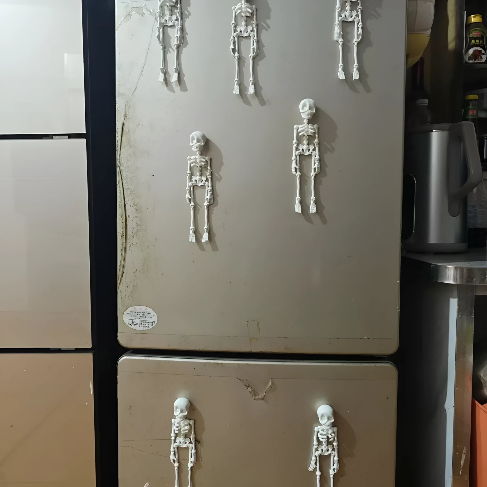 3D printed Halloween skull refrigerator magnet in multiple colour options showing 18cm height dimension