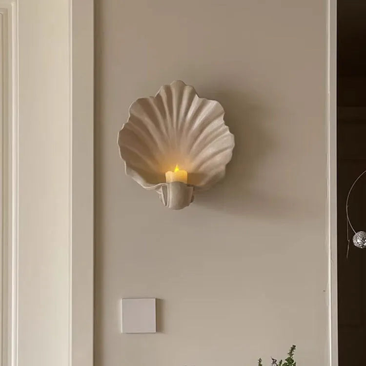 White resin simulation shell fruit plate decoration ornament on a table