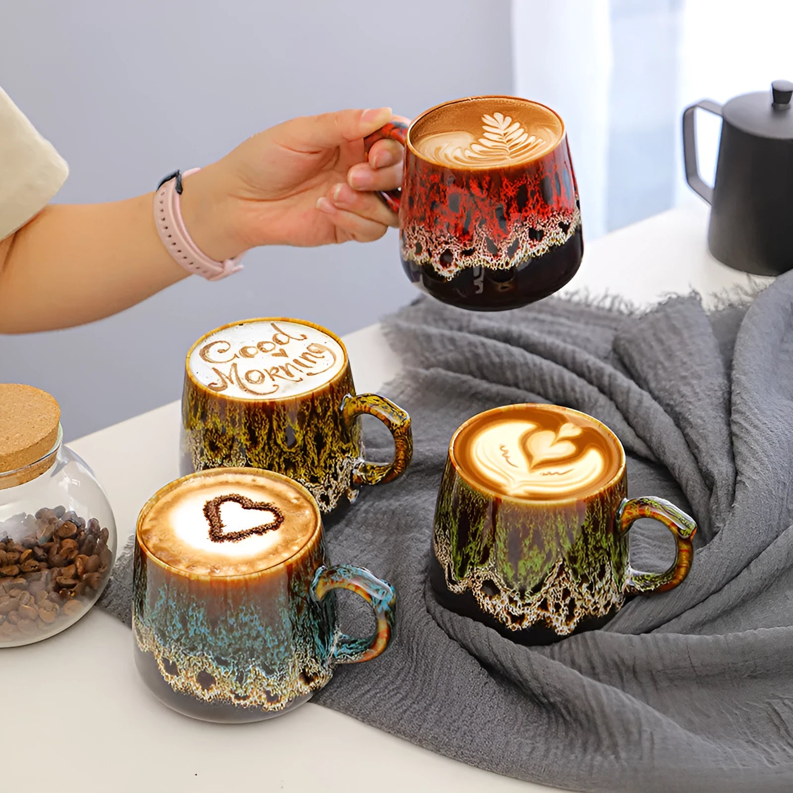 Large-capacity retro style coffee mug measuring 8.5cm tall with 8cm diameter