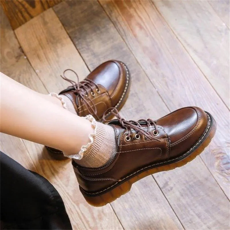 Women's preppy retro mary jane shoes in black with front lace-up design and low square heel