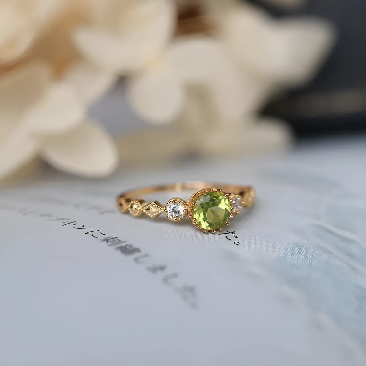 Copper geometric ring with quadrilateral design and imitation peridot centre in Japanese retro style