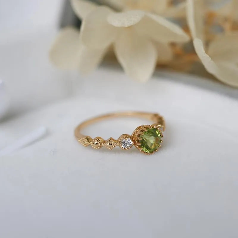 Copper geometric ring with quadrilateral design and imitation peridot centre in Japanese retro style