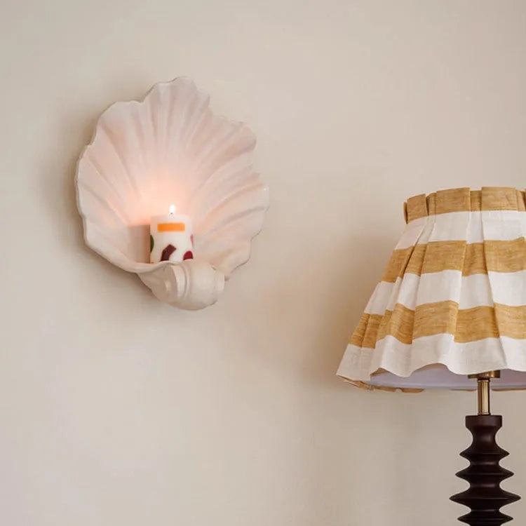 White resin simulation shell fruit plate decoration ornament on a table