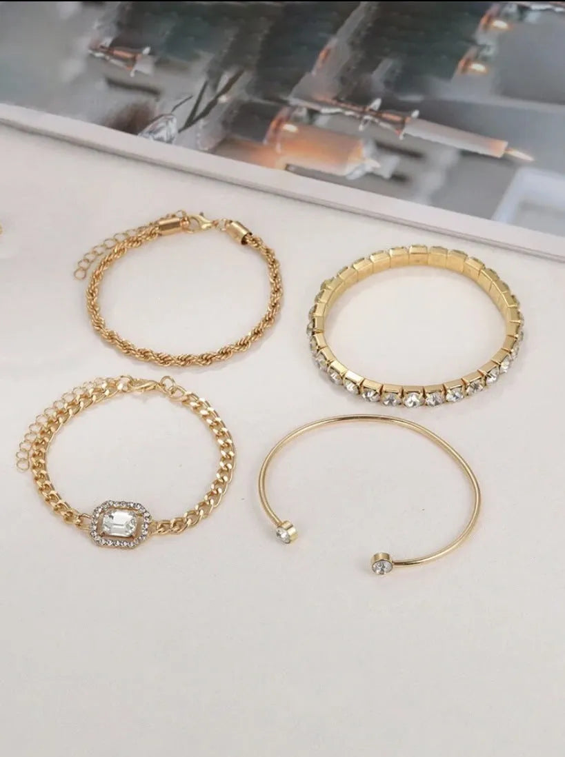 Women's geometric retro alloy jewellery set with square diamonds and metal chain design