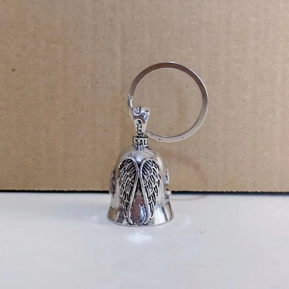 White vintage angel wings necklace and keychain set with electroplated alloy feather pendant