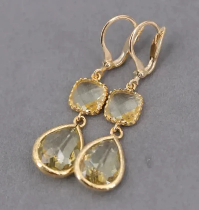 Retro geometric crystal fringe earrings with water droplet shapes in electroplated gold colour