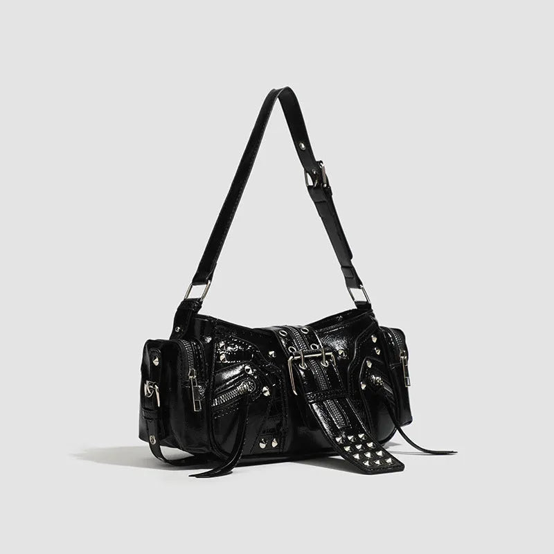 Black retro dumpling-shaped handbag with oil wax leather finish and three-dimensional pocket design