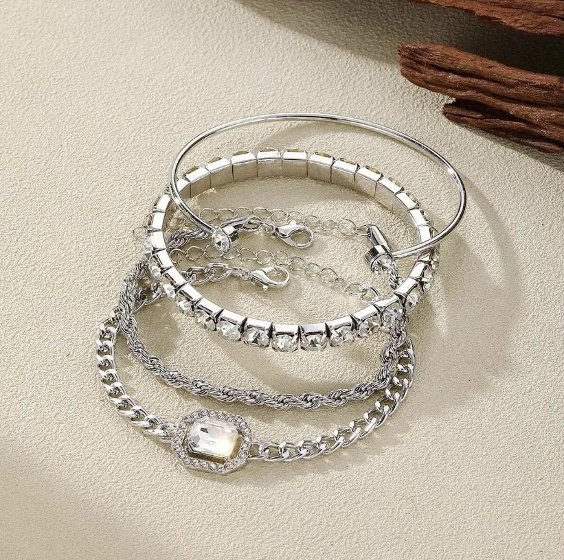 Women's geometric retro alloy jewellery set with square diamonds and metal chain design