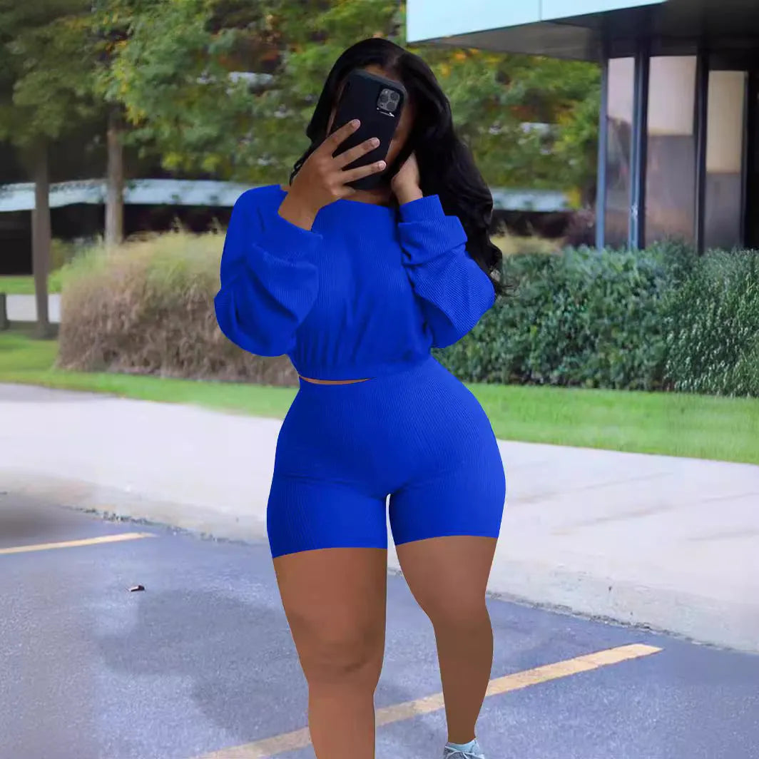 Women's sunken stripe off-shoulder two-piece set with long sleeves and matching shorts in solid colour