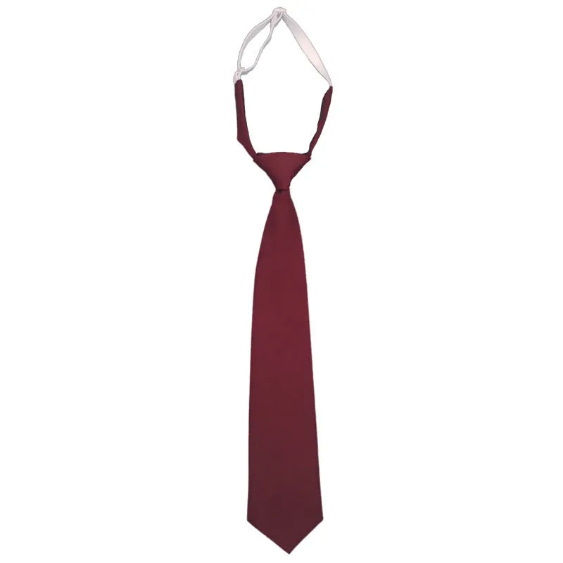 Solid colour men's cotton bow tie in arrow style on a 35cm by 7cm measurement background.