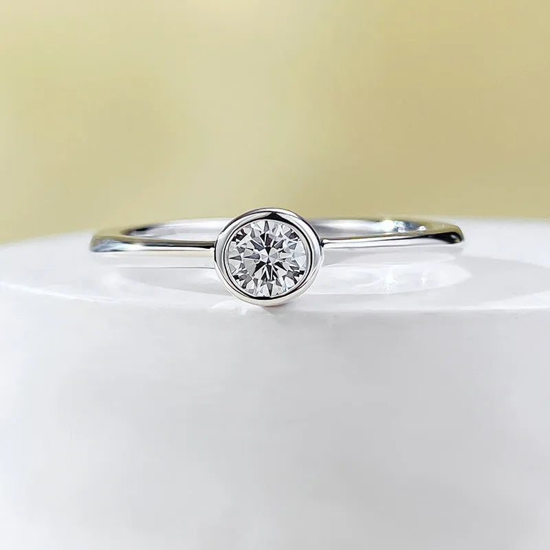 Minimalist sterling silver crown ring with smooth lines in R962 gold or platinum electroplate.