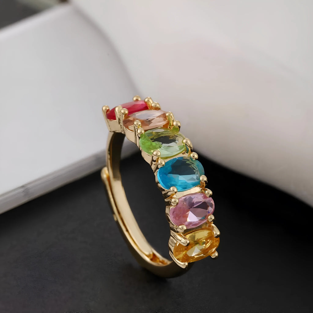 Adjustable women's zircon ring in electroplated gold colour with simple retro styling