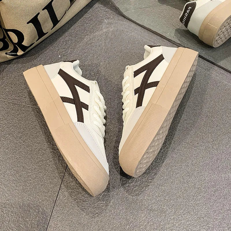 Blue and brown lace-up casual shoes with patent leather finish and rubber soles