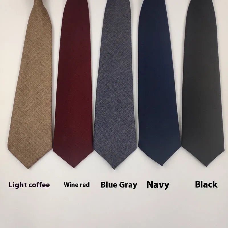 Solid colour men's cotton bow tie in arrow style on a 35cm by 7cm measurement background.