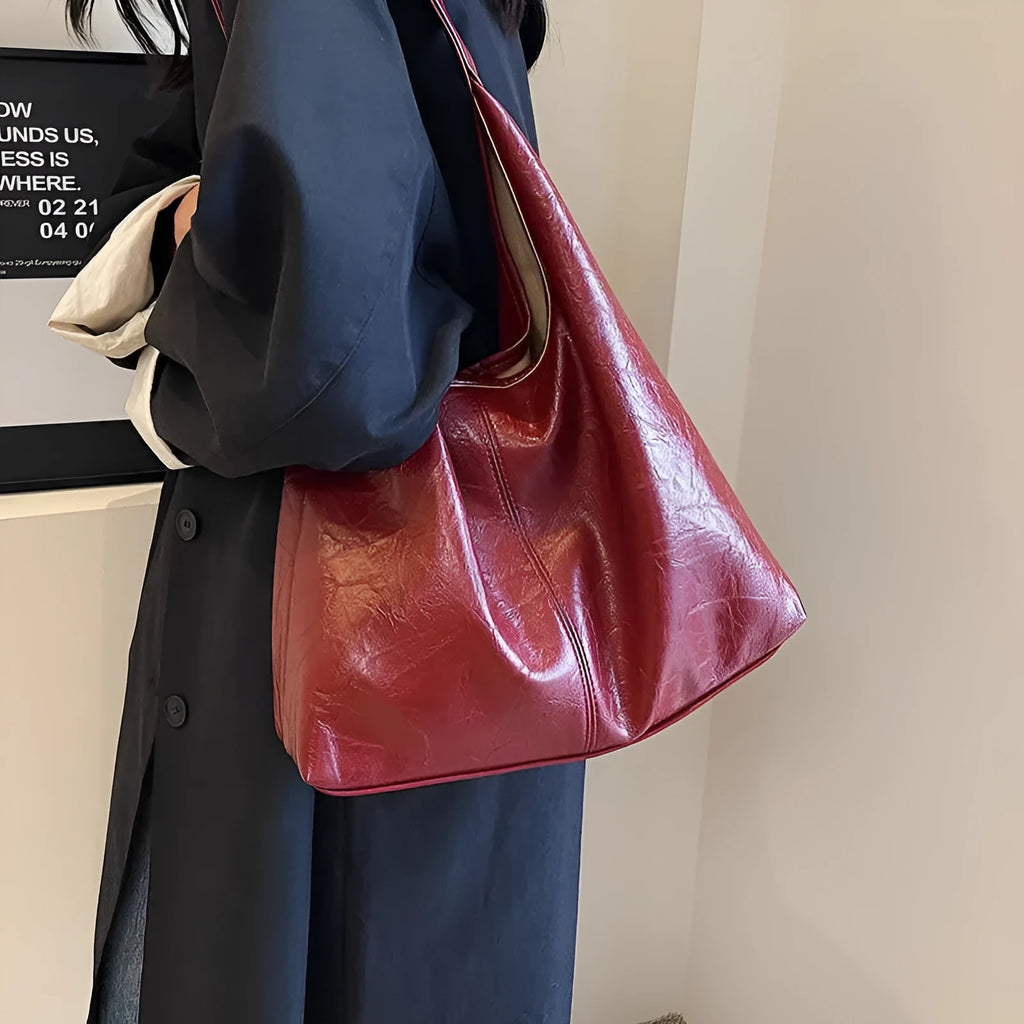 Soft leather large capacity shoulder bag with sandwich pockets in street trend style
