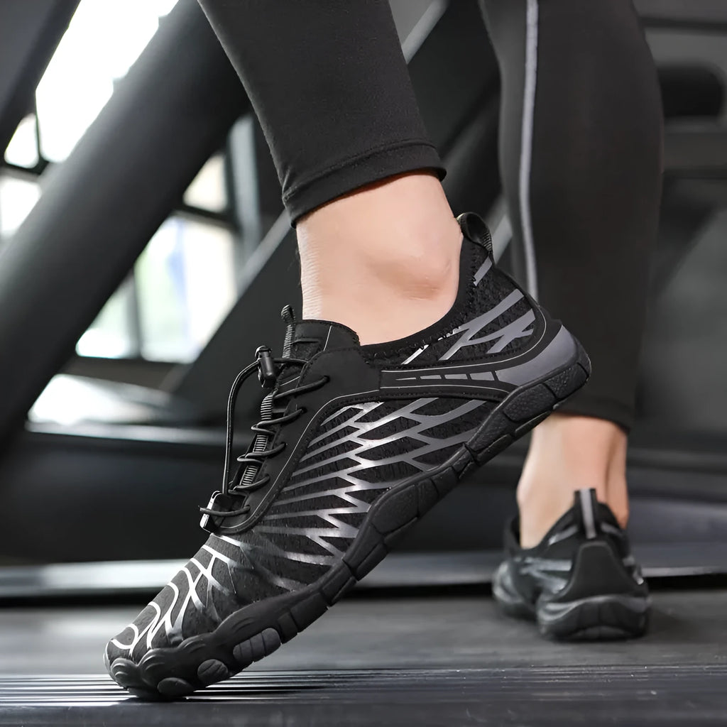 Outdoor fashion sports upstream shoes with non-slip rubber sole and breathable gauze lining in white black pink and blue