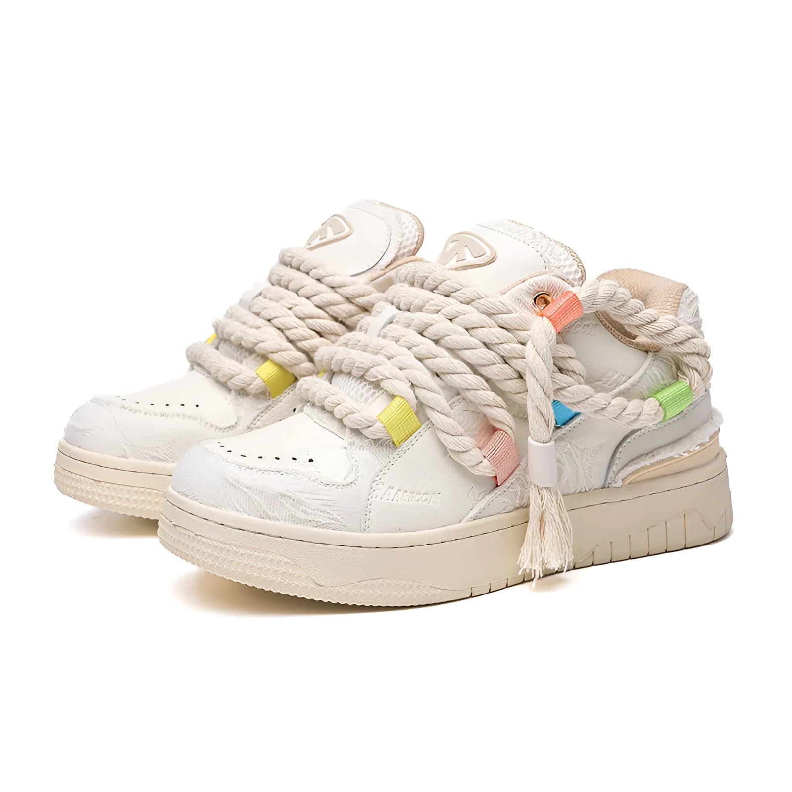 Creamy white retro skateboard shoes with vintage lace styling and low-top design