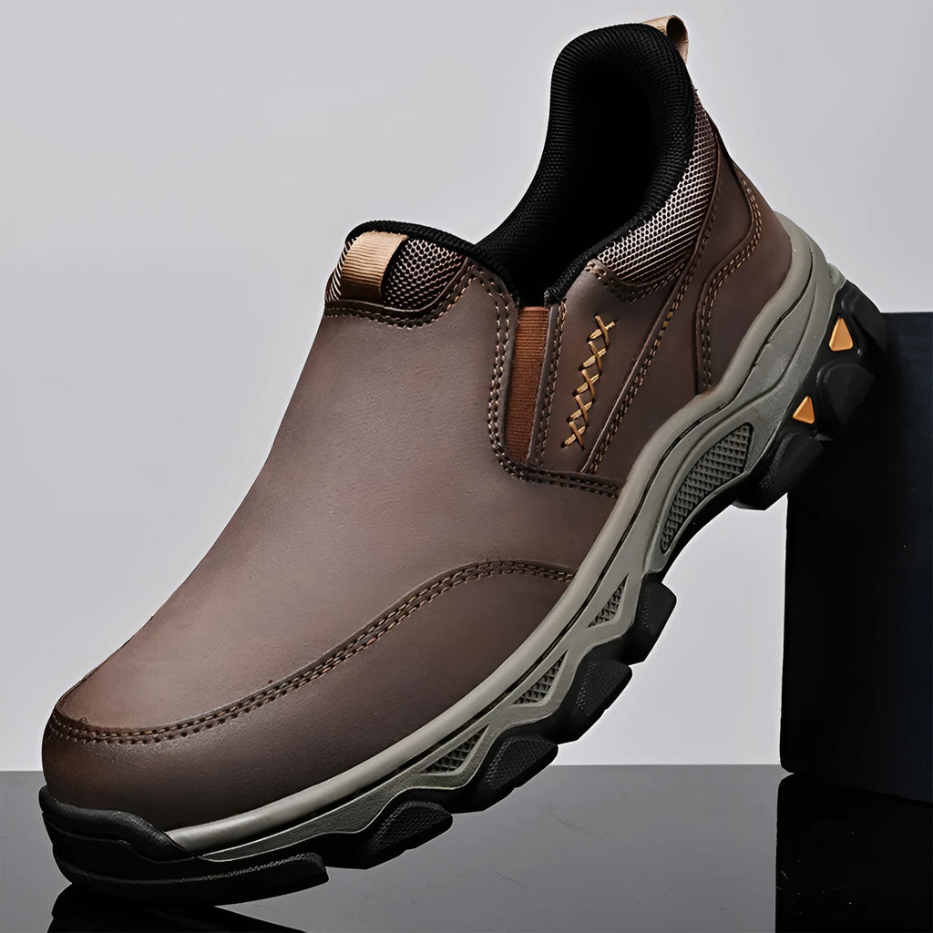 Men's casual leather-style shoes with round toe and flat heel in dark brown colour