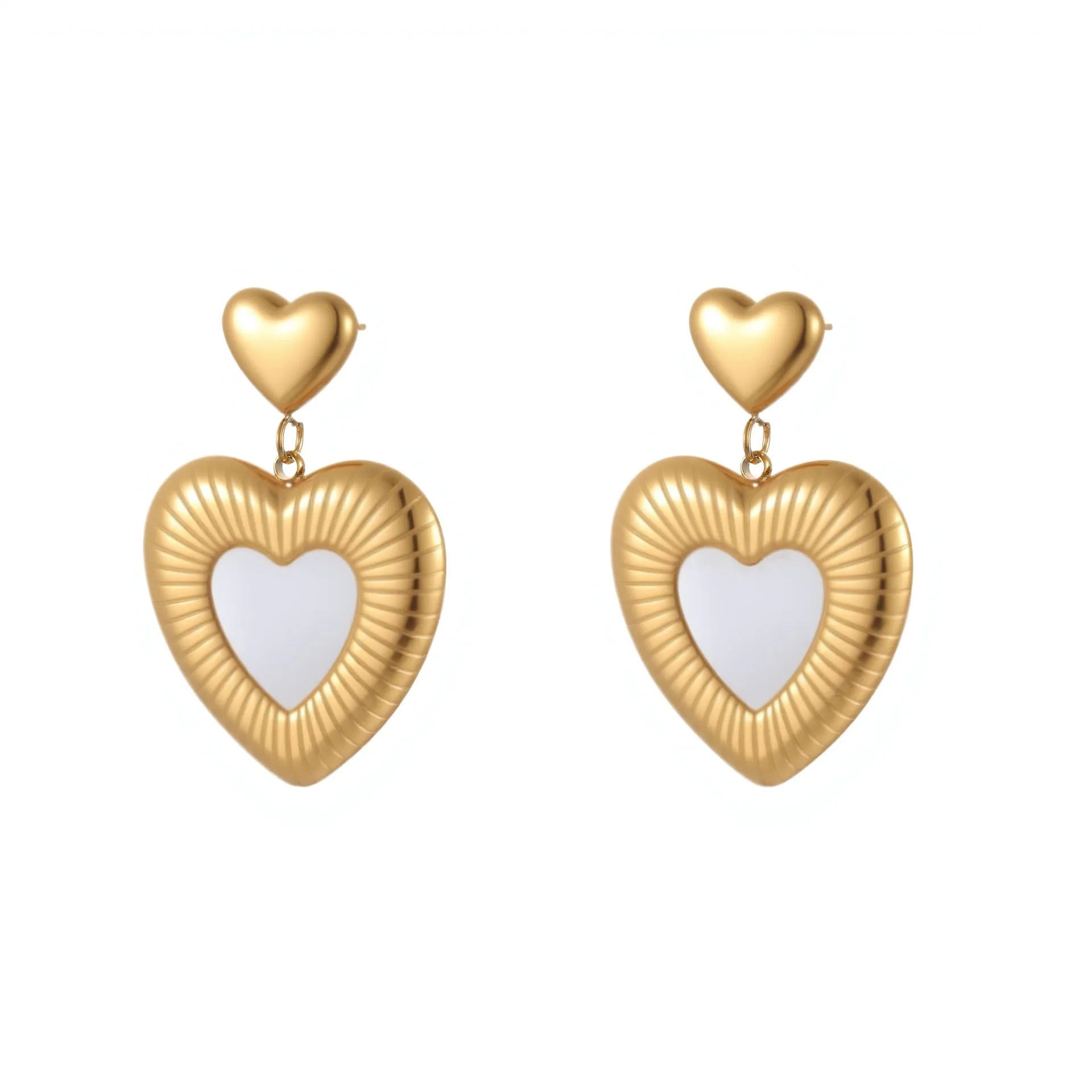 Gold heart-shaped women's earrings with fritillary pattern on stainless steel with 18K electroplating