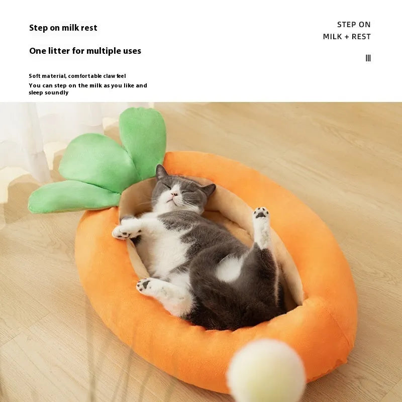 Carrot-shaped dog mattress with removable cover in carrot colour for pets up to 18 jin