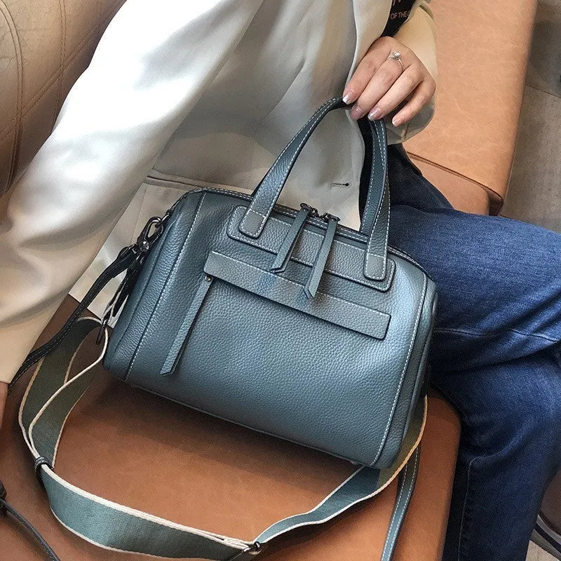Genuine leather Boston Lychee pattern messenger bag with shoulder strap and multiple compartments
