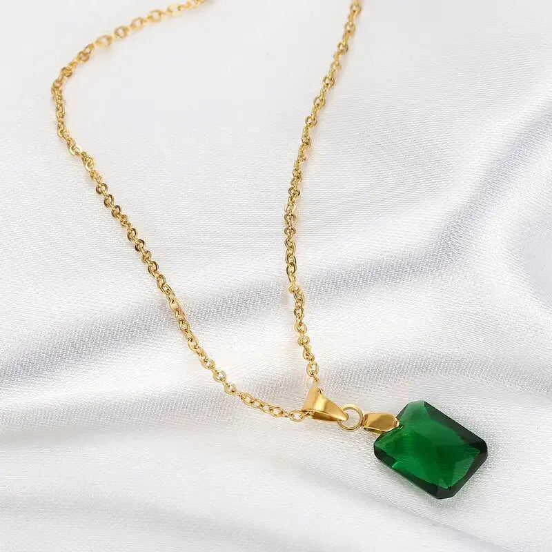 Copper geometric rectangular pendant necklace with O-ring chain in green colour