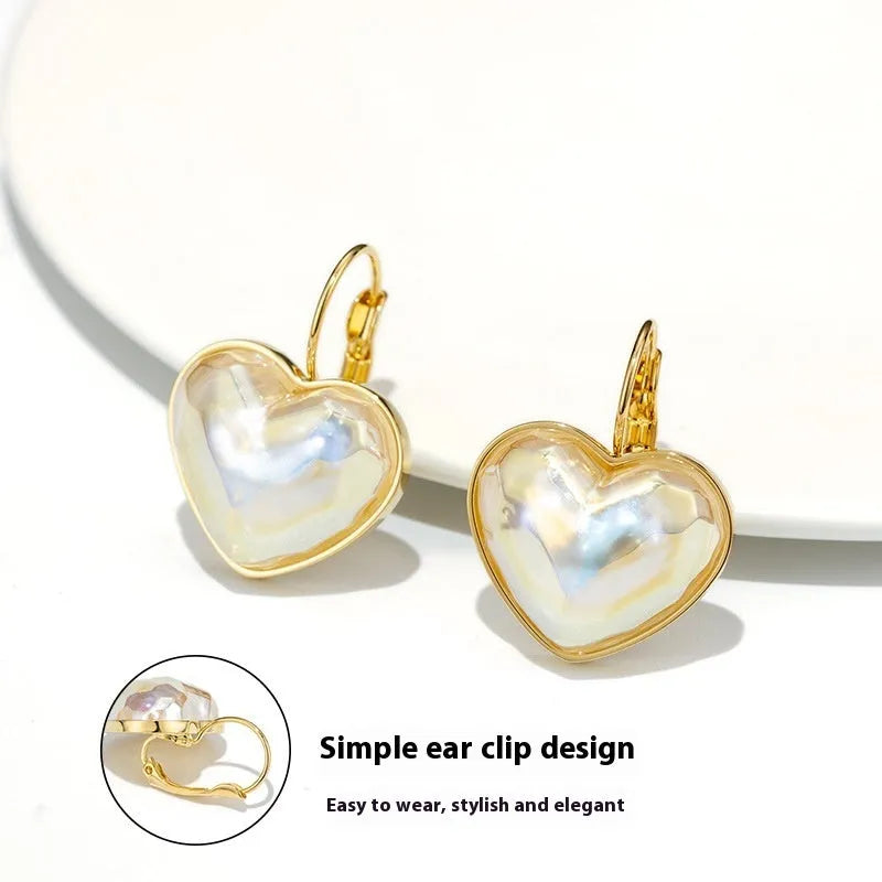 Gold-coloured alloy ear clip with metal design elements for women's summer fashion jewellery