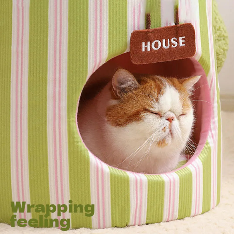 Green three-dimensional enclosed pet house with tree hole entrance for small dogs and cats