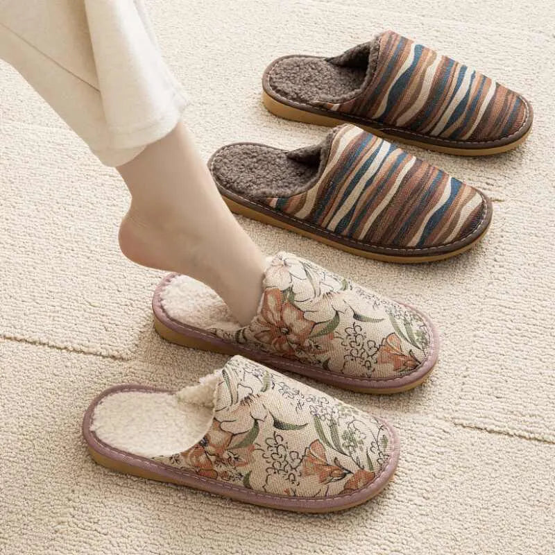 Cotton slippers with linen-textured surface and PVC sole in various colour patterns