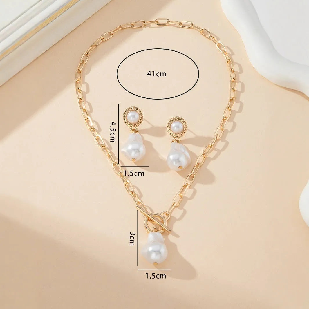 Gold retro baroque pearl pendant necklace and matching ear studs 2-piece jewellery set