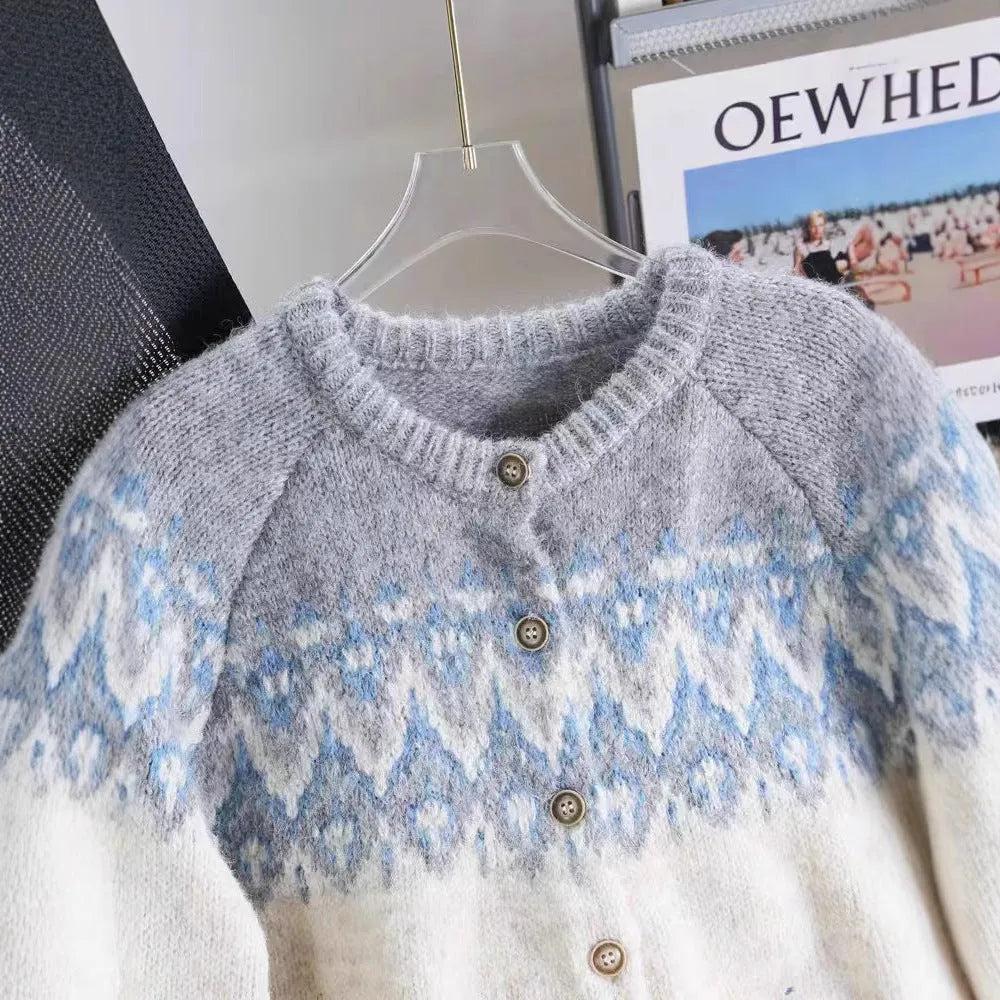 Women's contrast colour jacquard sweater coat in loose fit free size