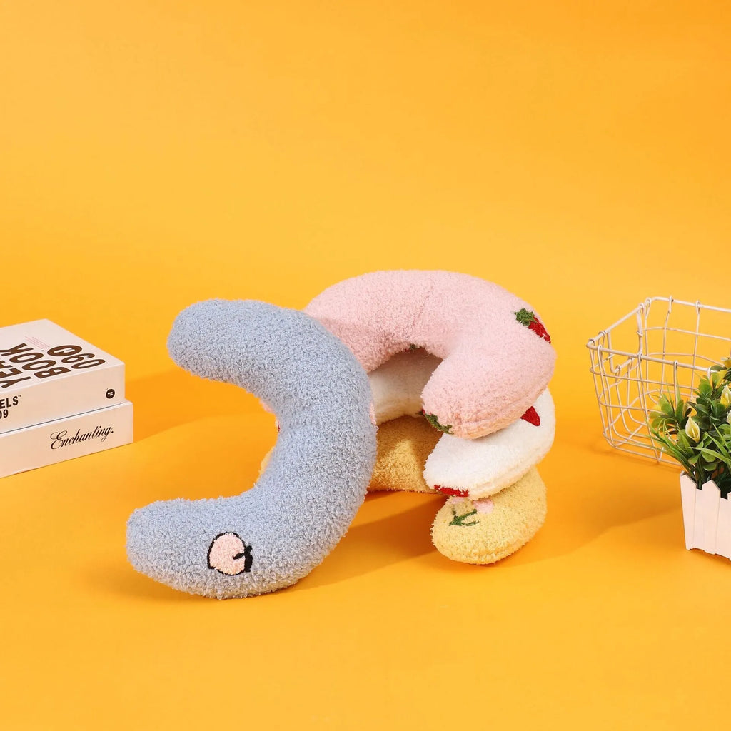 Cartoon half moon U-shaped pillow for cats in yellow, blue, pink, or white cloth
