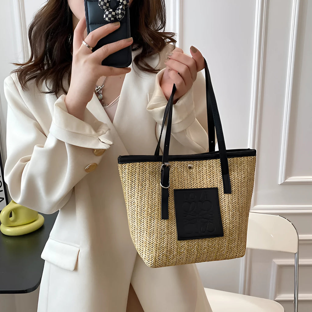 Straw woven women's shoulder bag in European retro style with three-dimensional pockets