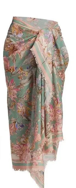 Women's floral pattern bikini set with briefs and matching skirt in creamy-white colour