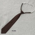 Solid colour men's cotton bow tie in arrow style on a 35cm by 7cm measurement background.