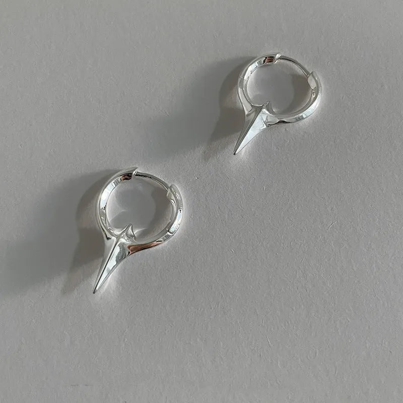 Geometric star-shaped clip-on earrings for women with copper white gold plating in platinum colour
