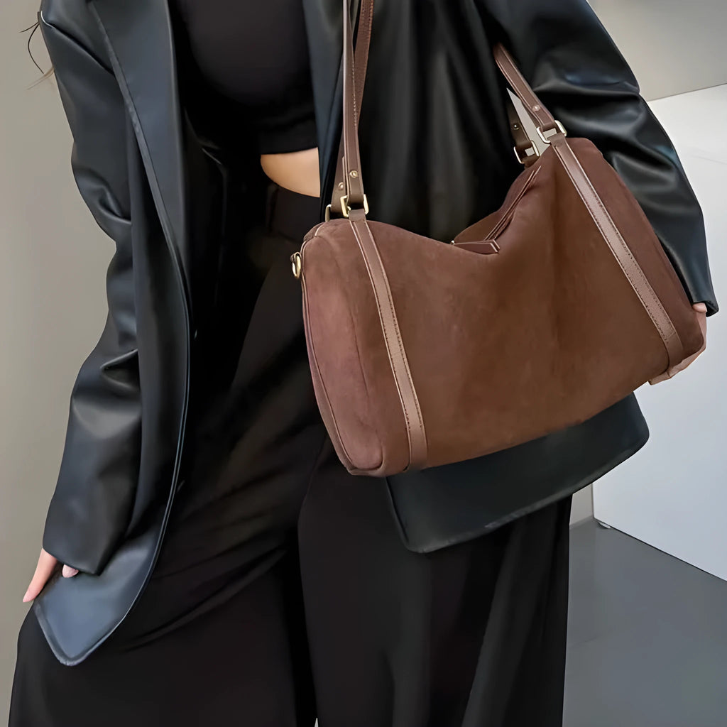 Vintage matte cowhide Boston bag in khaki or mocha coffee, 34x16x21cm, with shoulder and crossbody strap and outer pocket.