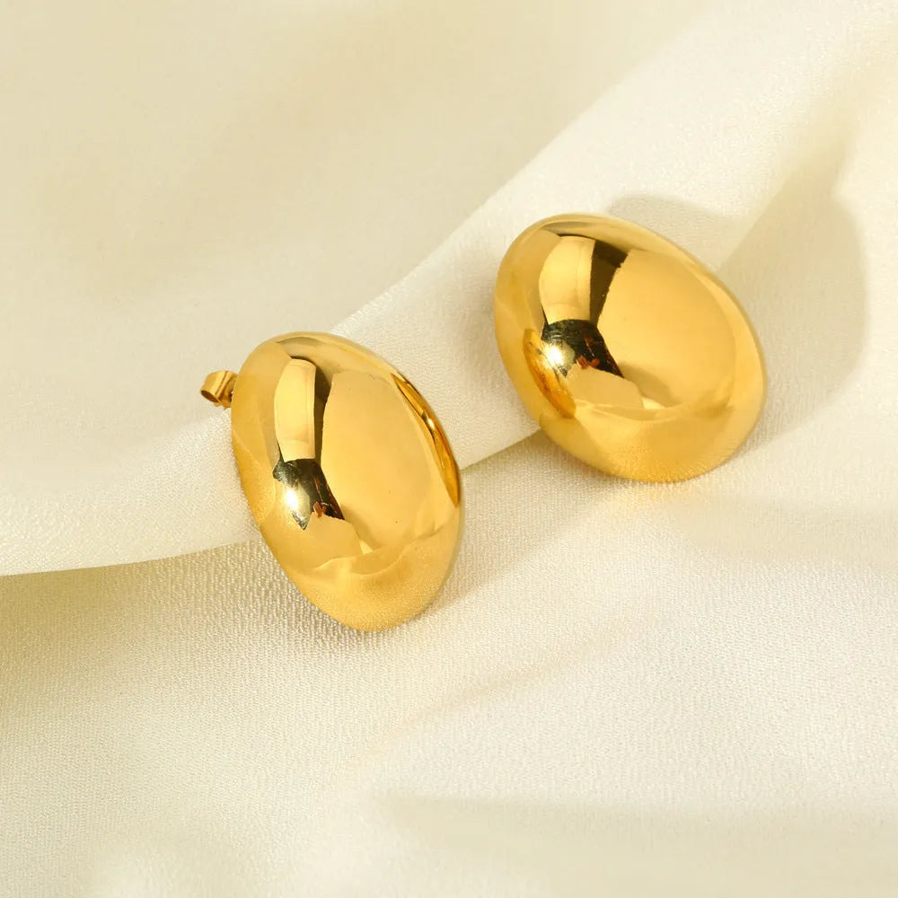 Geometric line design stainless steel ear studs with 18K gold electroplated glazed finish, colour DFE139.