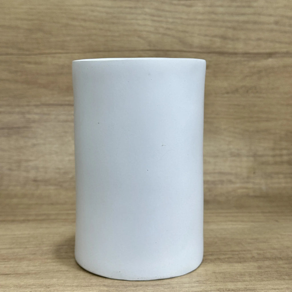 American style resin tissue box cover ornament measuring 8.5cm wide by 14.6cm tall