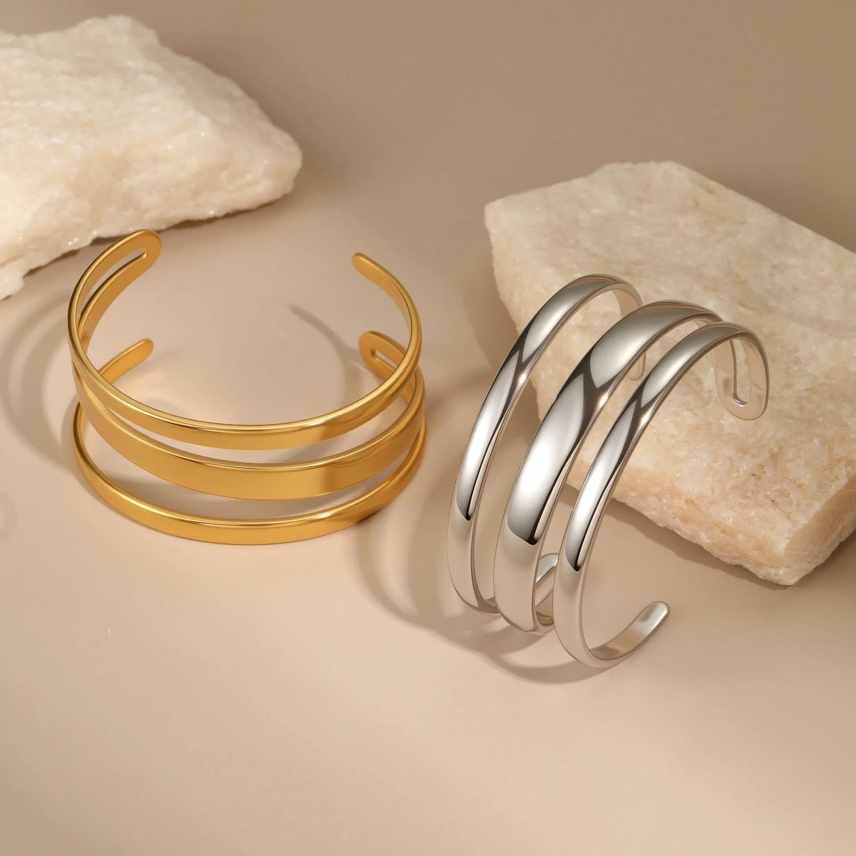 Stainless steel bracelet with simple opening clasp in gold or steel electroplated finish