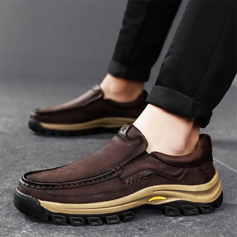 Men's black leather shoes with thick rubber soles for outdoor mountaineering