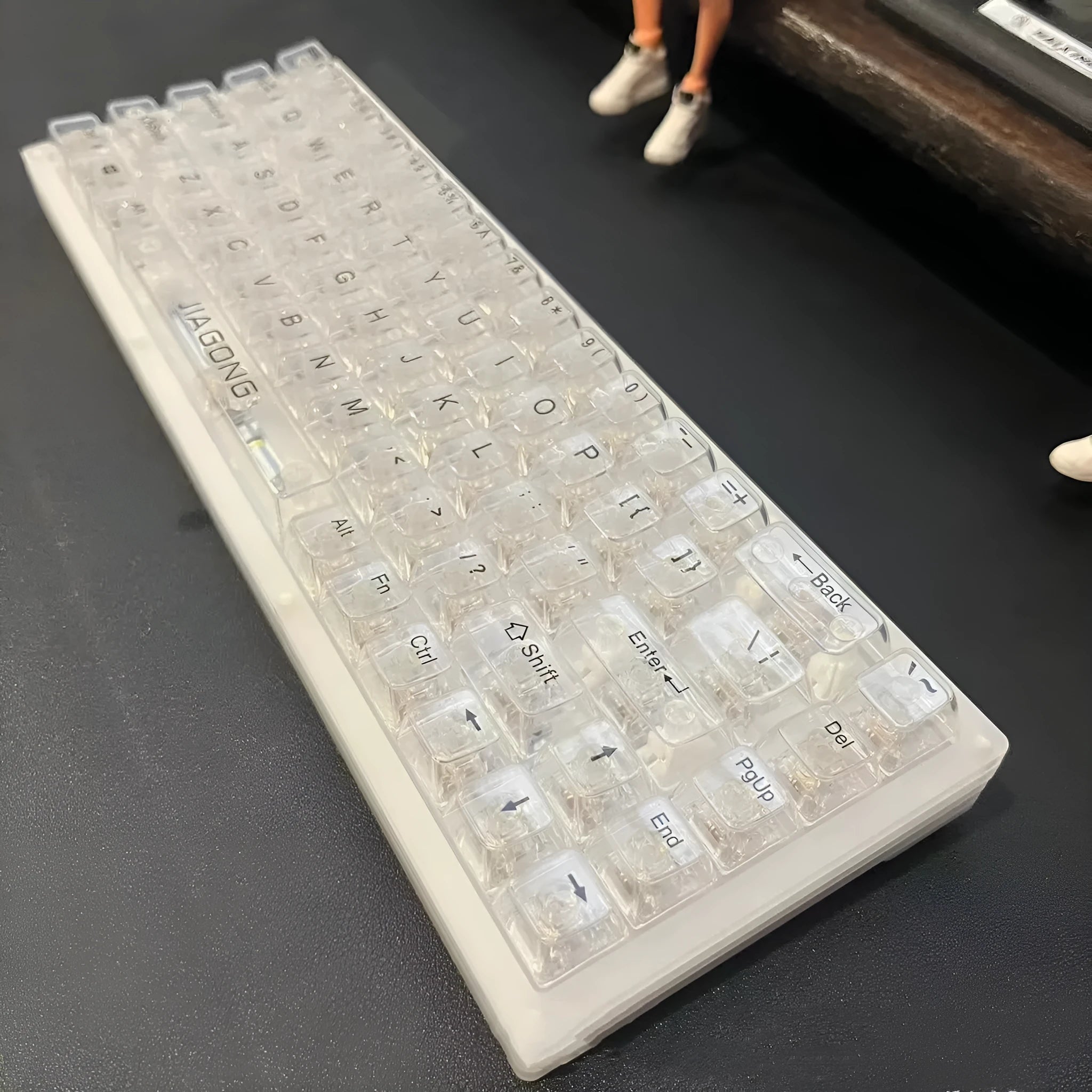 Universal 132 key transparent plastic keycap set for mechanical keyboards